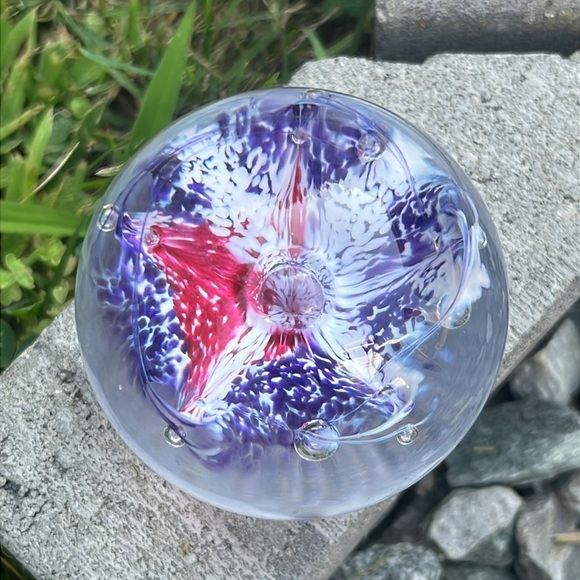 Purple Pink & White Peruvian Lilly Bubble Art Glass Paperweight - Picture 2 of 5